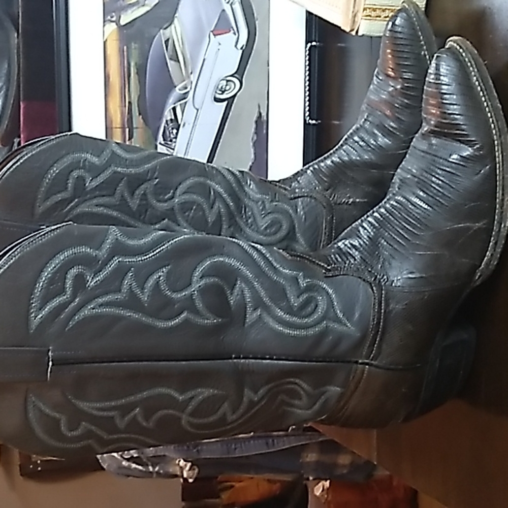 Vintage Sexy lizard and leather western boots. Men's size 10.5.